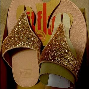 Rose gold Shimma Glitter Fitflops size 7. NEW WITH TAGS